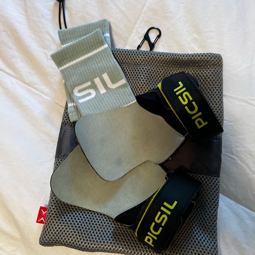 PICSIL HAWK GRIPS